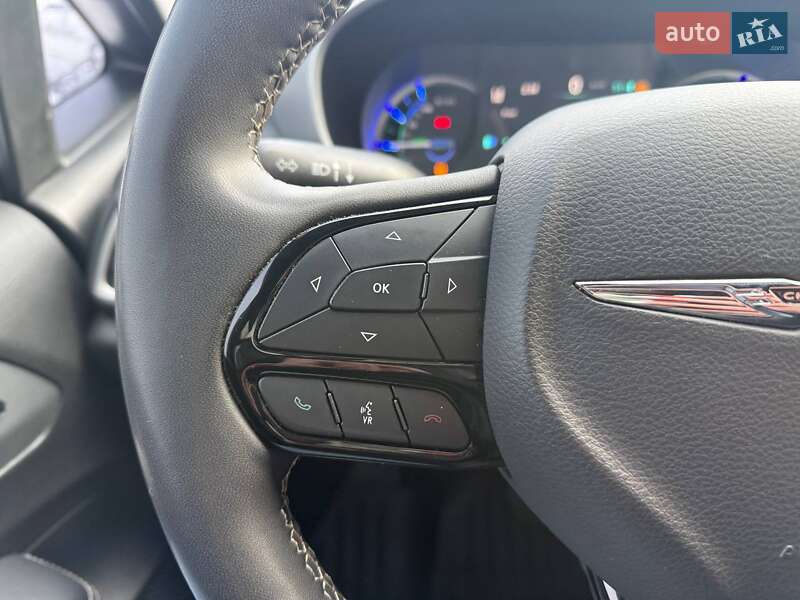 Минивэн Chrysler Pacifica 2023 в Киеве фото 19 Минивэн Chrysler Pacifica 2023 в Киеве