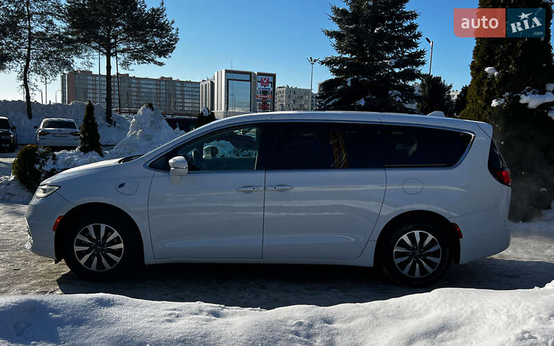 Минивэн Chrysler Pacifica 2022 в Львове