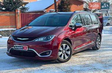 Минивэн Chrysler Pacifica 2017 в Виннице