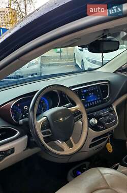 Минивэн Chrysler Pacifica 2016 в Киеве