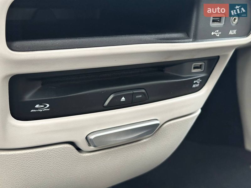 Мінівен Chrysler Pacifica 2017 в Києві