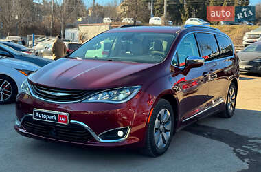 Минивэн Chrysler Pacifica 2017 в Виннице