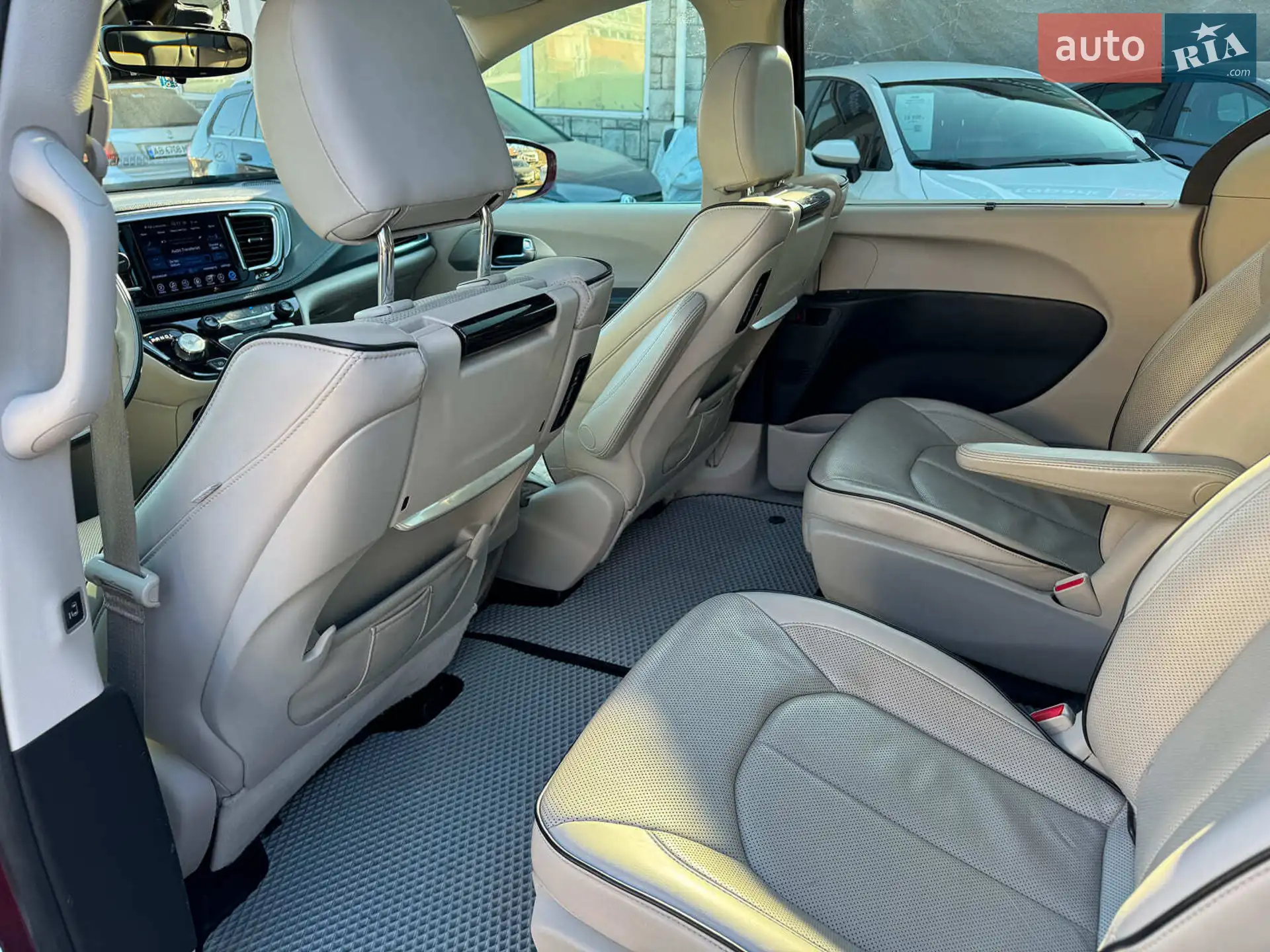 2017 Chrysler Pacifica - мініатюра 19