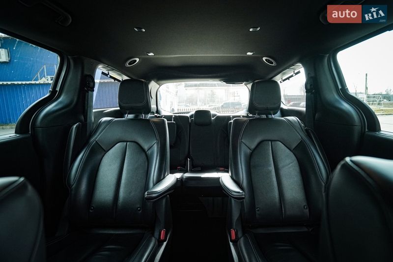 Мінівен Chrysler Pacifica 2021 в Харкові
