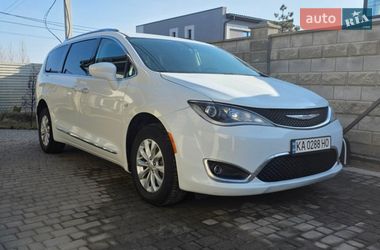 Минивэн Chrysler Pacifica 2019 в Киеве