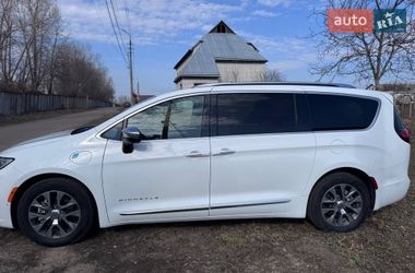 Минивэн Chrysler Pacifica 2023 в Киеве