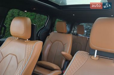 Минивэн Chrysler Pacifica 2023 в Киеве