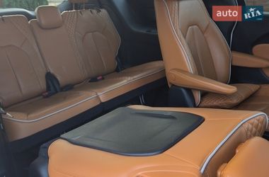 Минивэн Chrysler Pacifica 2023 в Киеве
