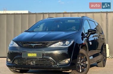 Минивэн Chrysler Pacifica 2019 в Киеве