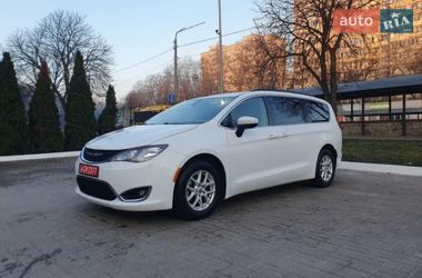 Мінівен Chrysler Pacifica 2020 в Києві