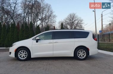 Минивэн Chrysler Pacifica 2020 в Киеве