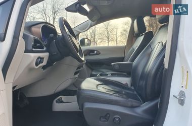 Минивэн Chrysler Pacifica 2020 в Киеве