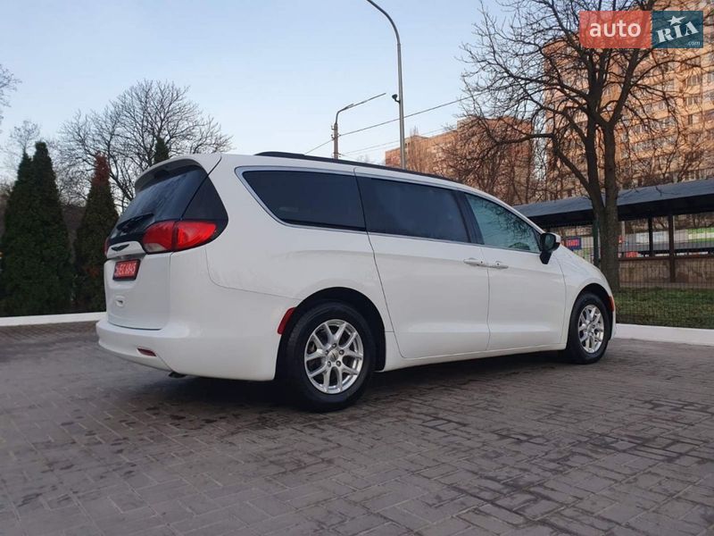Минивэн Chrysler Pacifica 2020 в Киеве
