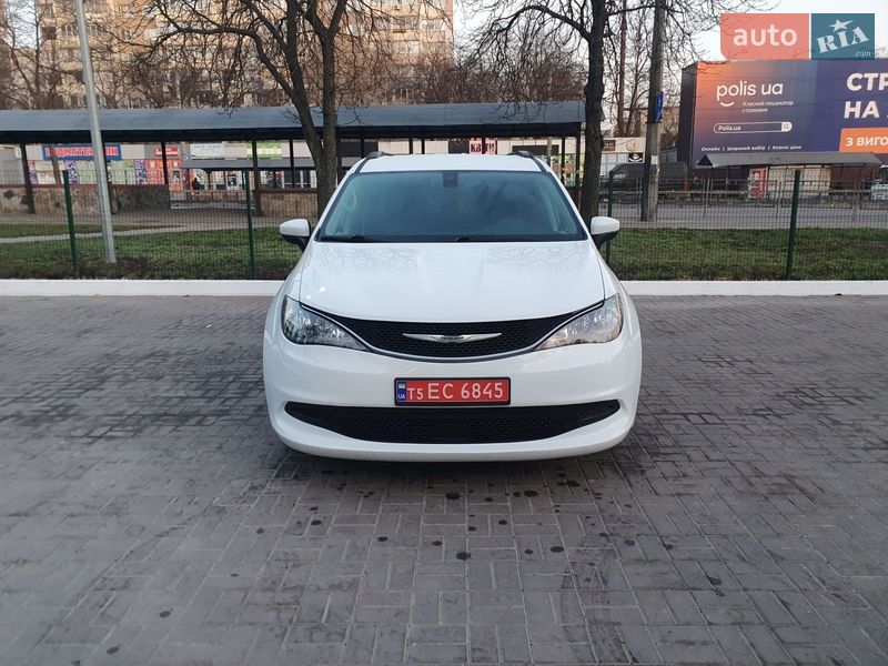 Минивэн Chrysler Pacifica 2020 в Киеве