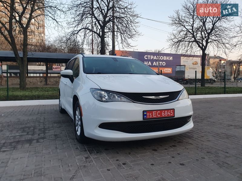 Минивэн Chrysler Pacifica 2020 в Киеве