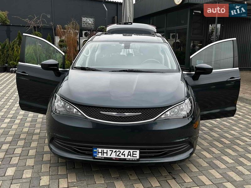Мінівен Chrysler Pacifica 2019 в Одесі