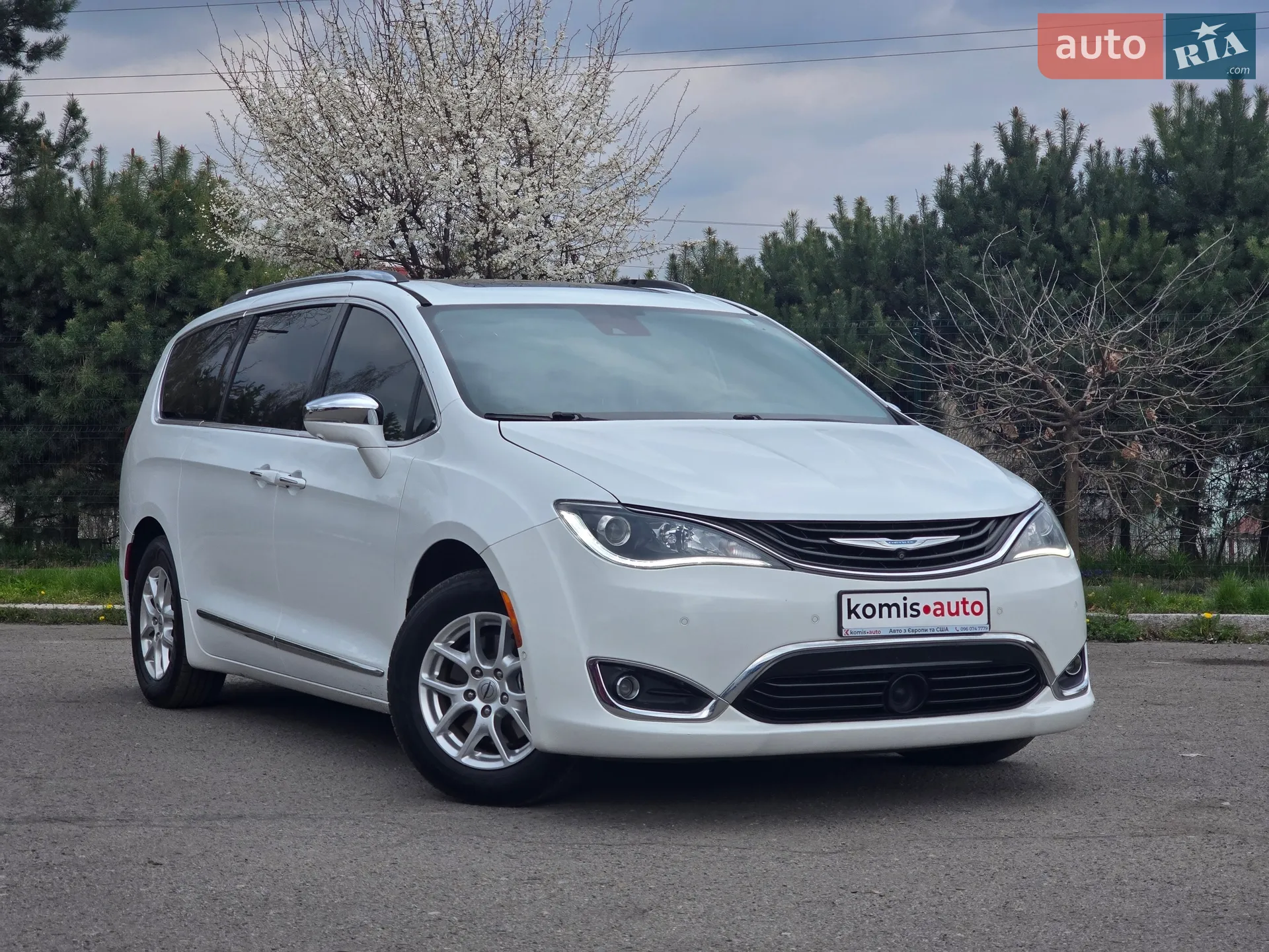2017 Chrysler Pacifica - мініатюра 3