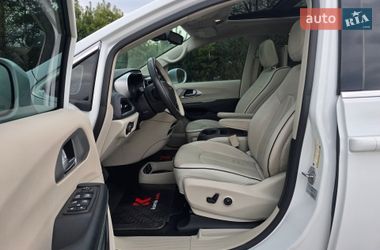 Минивэн Chrysler Pacifica 2017 в Хмельницком