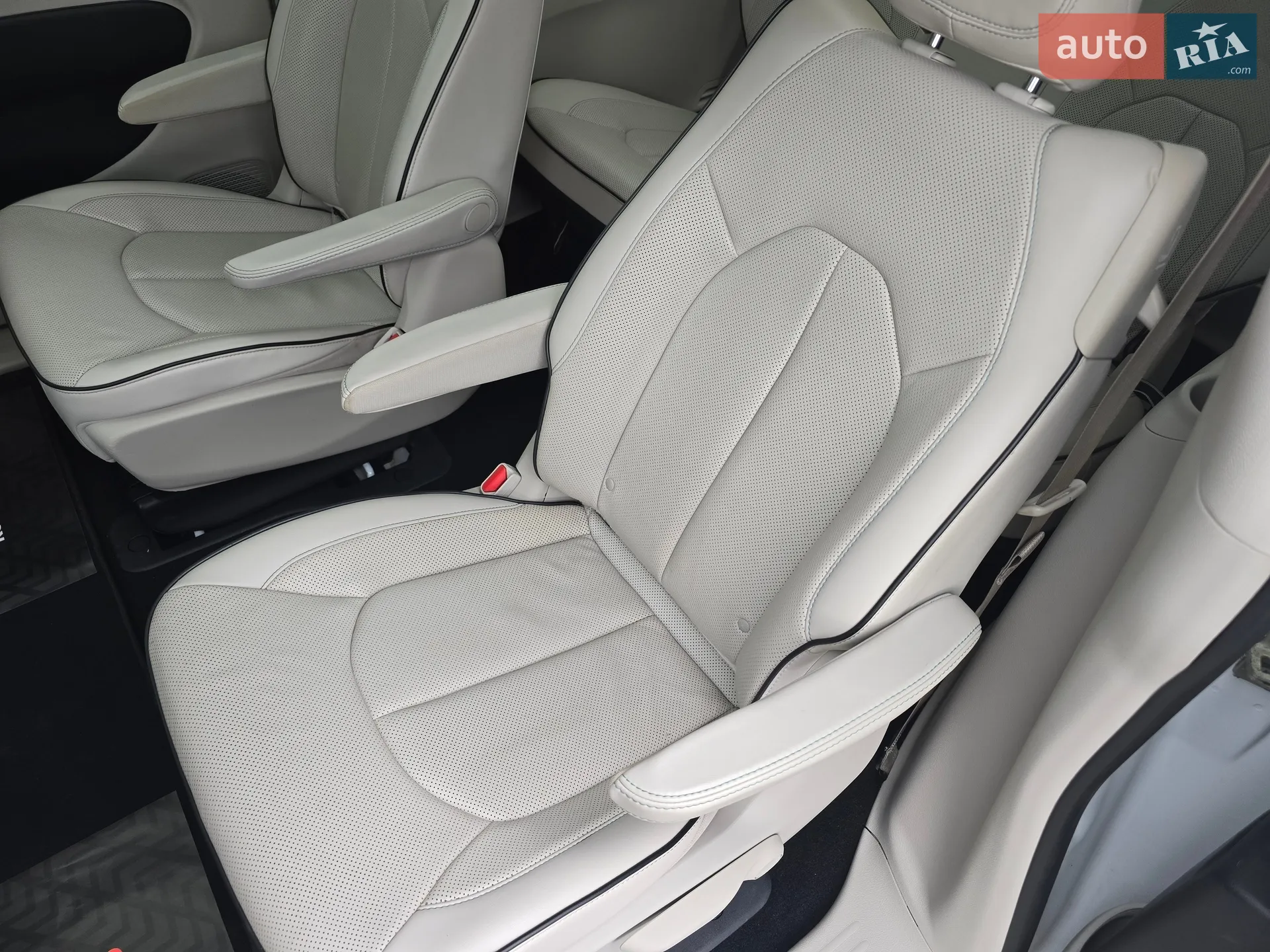 2017 Chrysler Pacifica - мініатюра 82