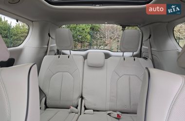 Минивэн Chrysler Pacifica 2017 в Хмельницком