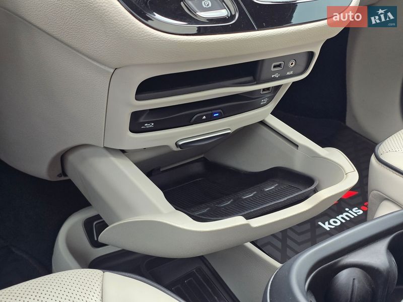 Минивэн Chrysler Pacifica 2017 в Хмельницком