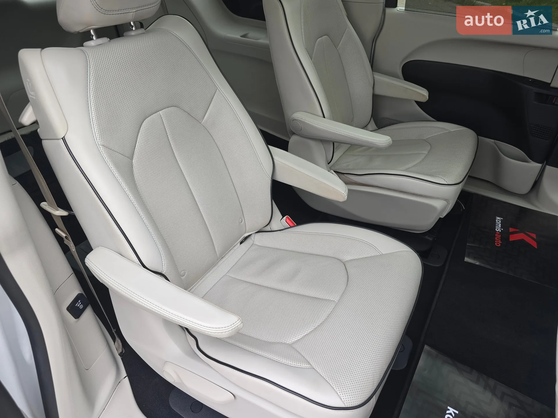 2017 Chrysler Pacifica - мініатюра 107