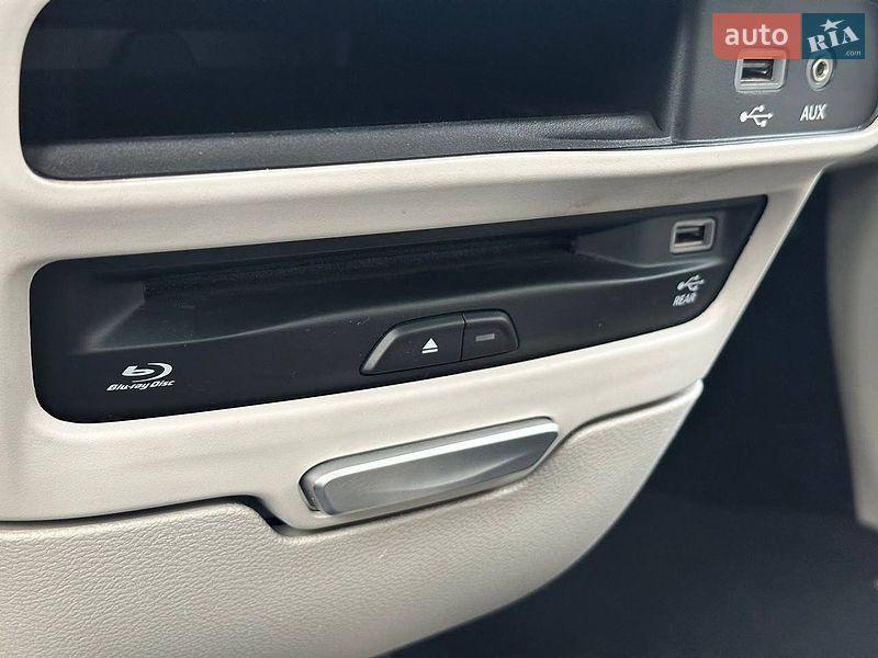 Минивэн Chrysler Pacifica 2017 в Киеве