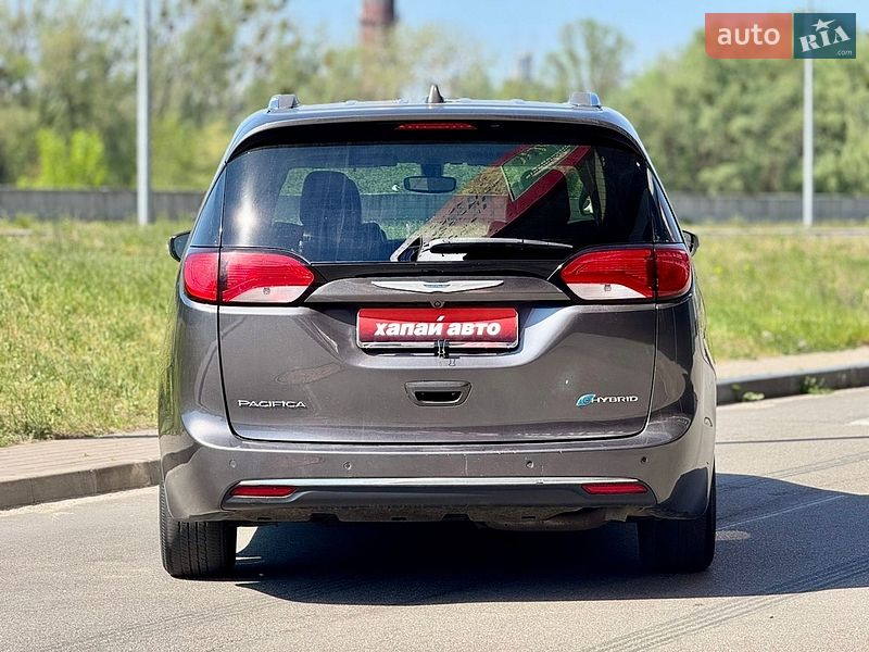 Внедорожник / Кроссовер Chrysler Pacifica 2018 в Киеве