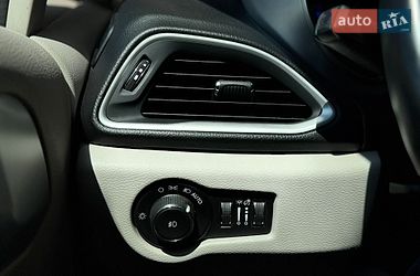 Внедорожник / Кроссовер Chrysler Pacifica 2018 в Киеве