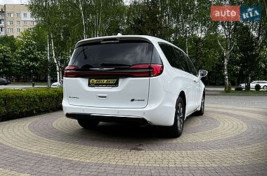Мінівен Chrysler Pacifica 2022 в Львові
