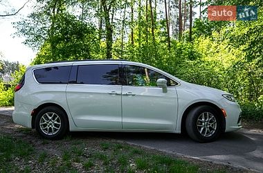 Минивэн Chrysler Pacifica 2021 в Киеве