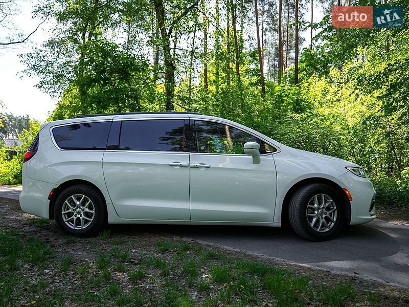 Минивэн Chrysler Pacifica 2021 в Киеве