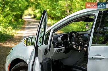 Минивэн Chrysler Pacifica 2021 в Киеве