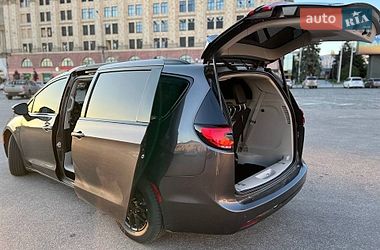 Минивэн Chrysler Pacifica 2021 в Харькове