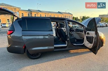 Минивэн Chrysler Pacifica 2021 в Харькове