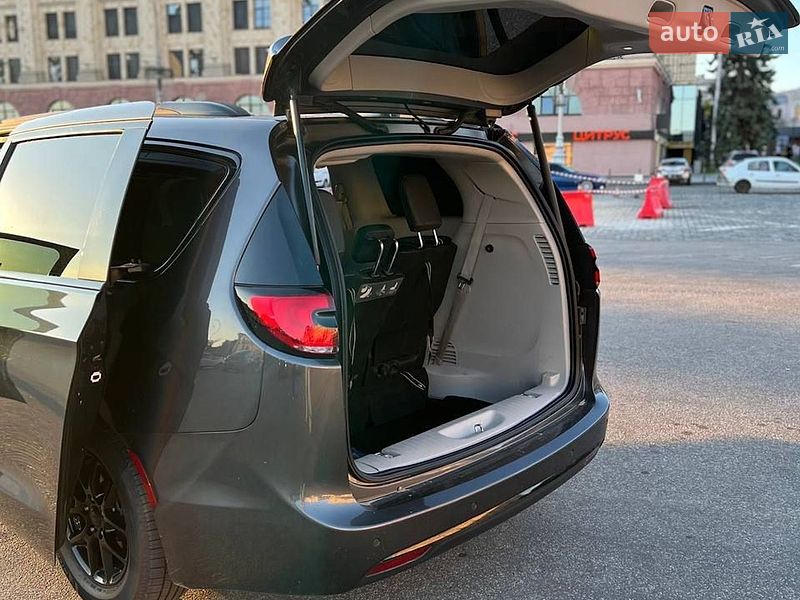 Минивэн Chrysler Pacifica 2021 в Харькове