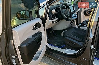 Мінівен Chrysler Pacifica 2021 в Харкові