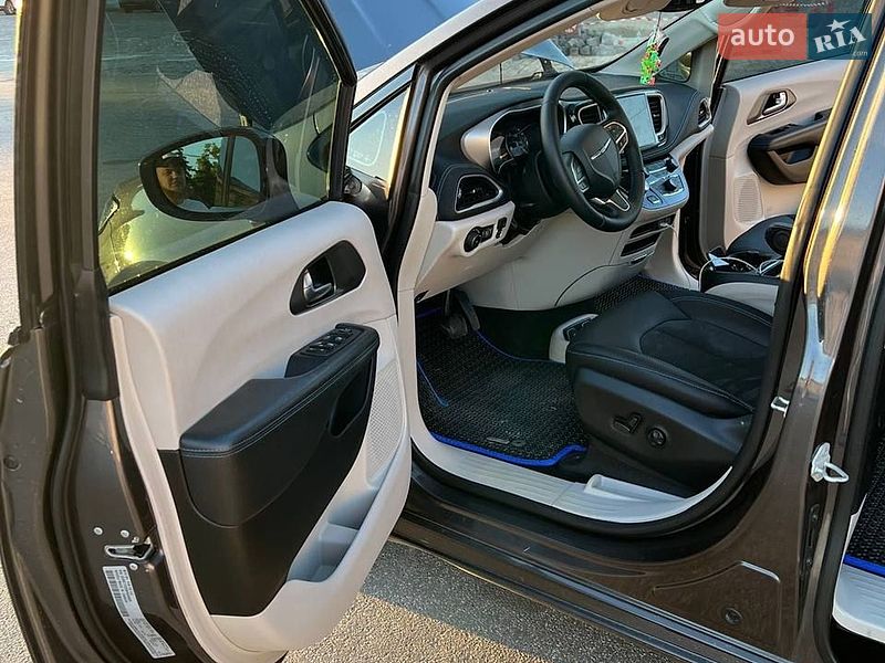 Мінівен Chrysler Pacifica 2021 в Харкові