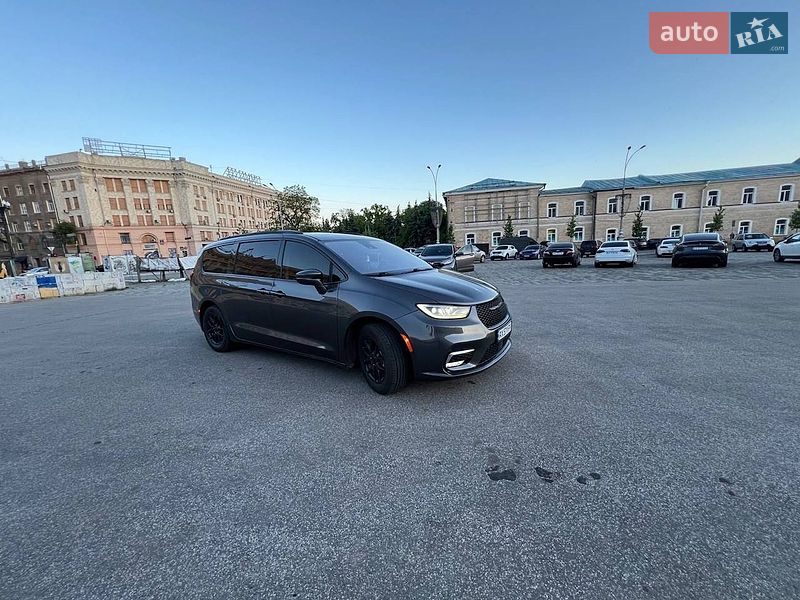 Минивэн Chrysler Pacifica 2021 в Харькове