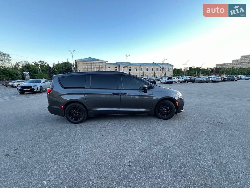 Минивэн Chrysler Pacifica 2021 в Харькове