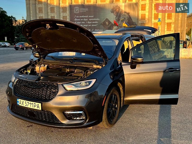 Минивэн Chrysler Pacifica 2021 в Харькове