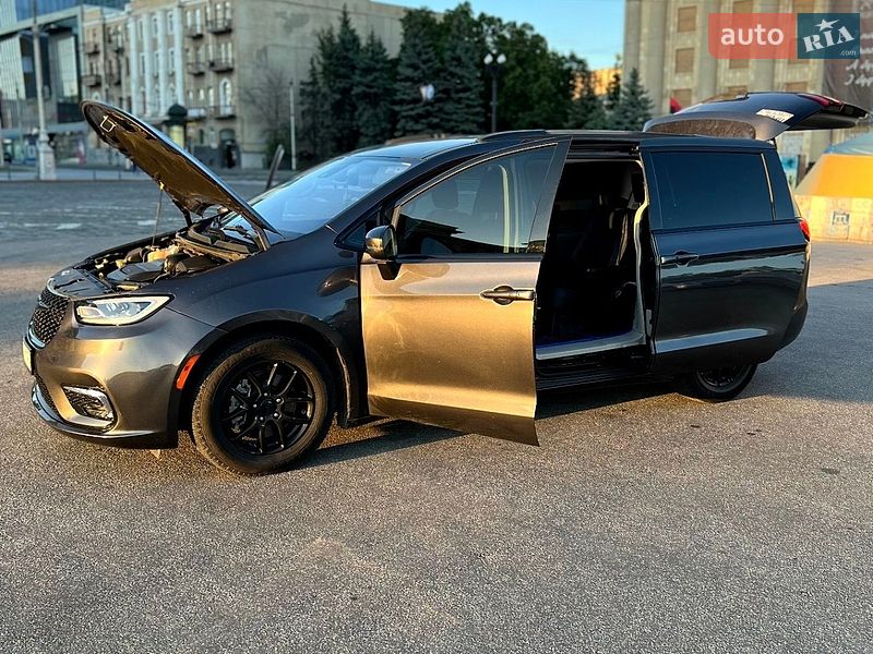 Минивэн Chrysler Pacifica 2021 в Харькове