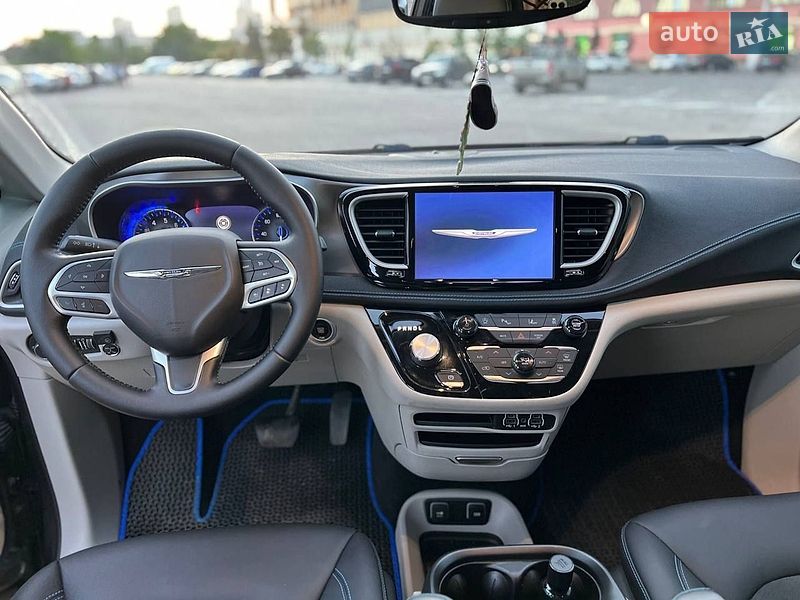 Минивэн Chrysler Pacifica 2021 в Харькове