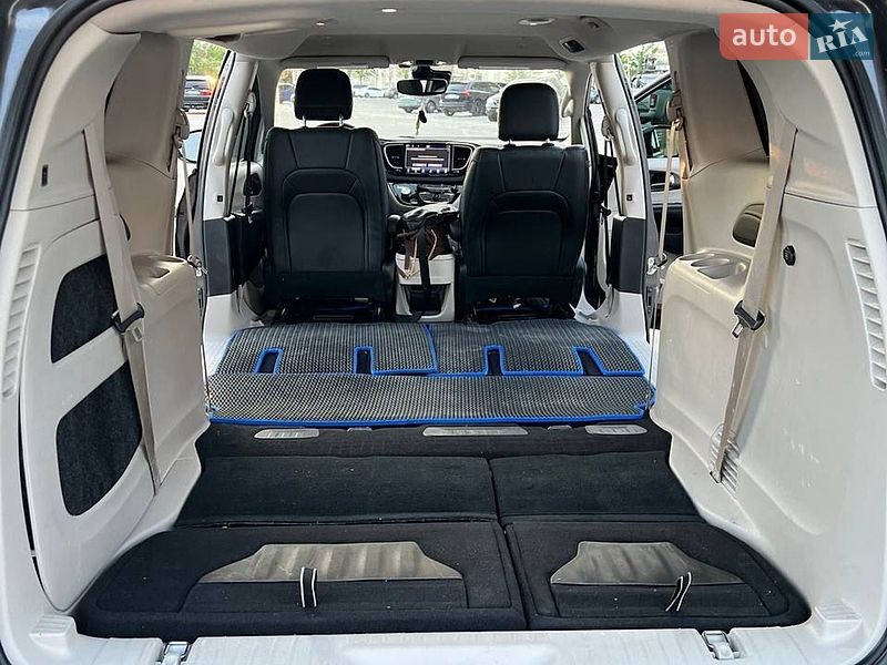 Минивэн Chrysler Pacifica 2021 в Харькове