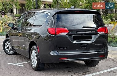 Мінівен Chrysler Pacifica 2016 в Києві