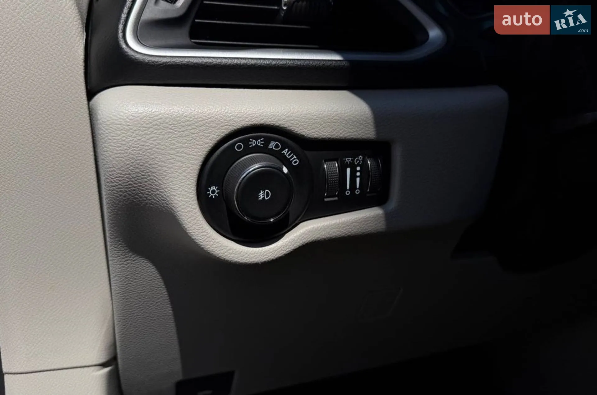 2021 Chrysler Pacifica - мініатюра 17