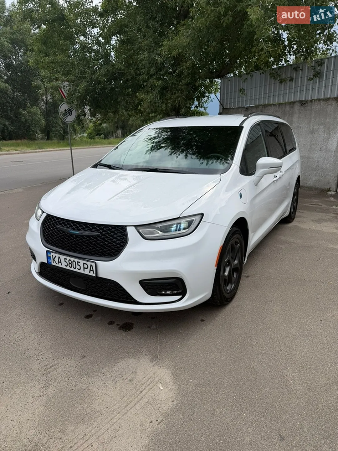 2020 Chrysler Pacifica - мініатюра 3