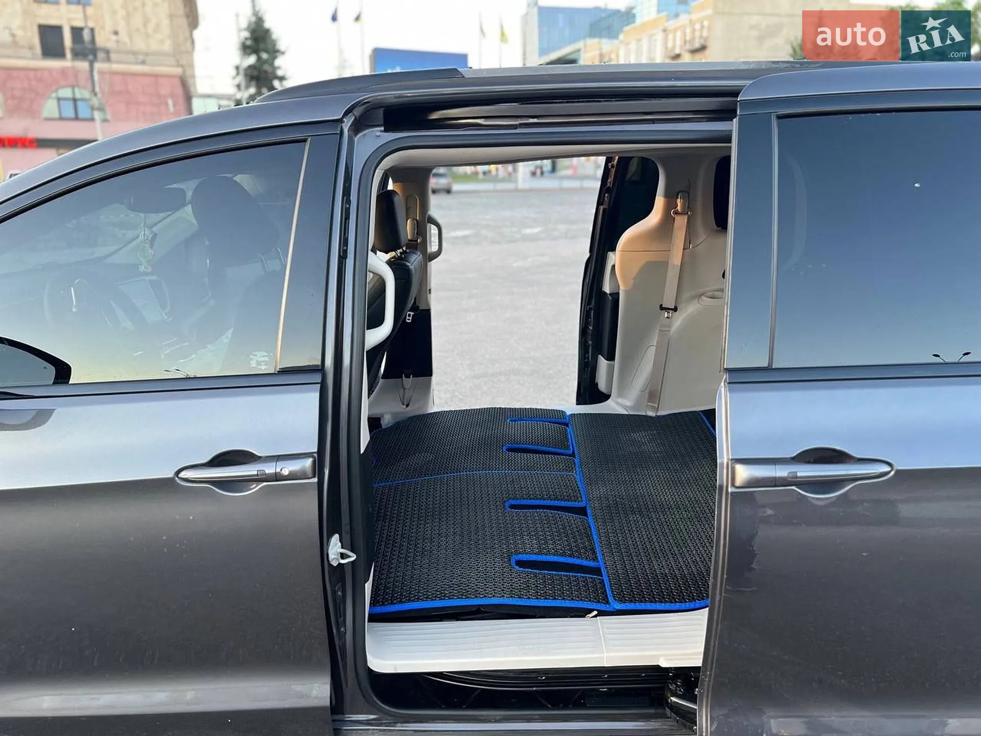2021 Chrysler Pacifica - мініатюра 36