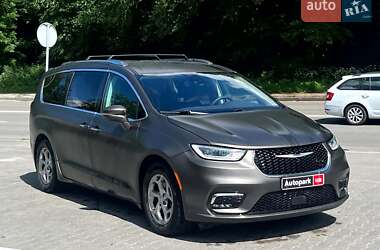 Минивэн Chrysler Pacifica 2021 в Киеве