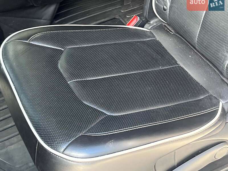 Минивэн Chrysler Pacifica 2021 в Киеве